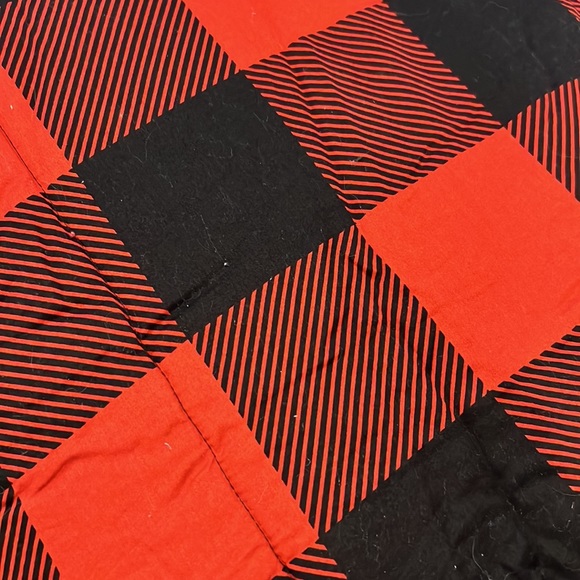 Beddys Cozy Cabin Blanket 60”x80”— Priced to sell - Picture 2 of 5